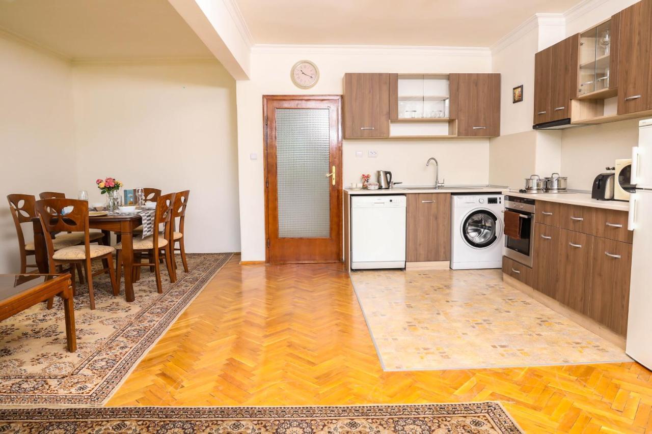 Krichim Apartments,Three-Bedroom, Large Apartment, Top Center София Экстерьер фото